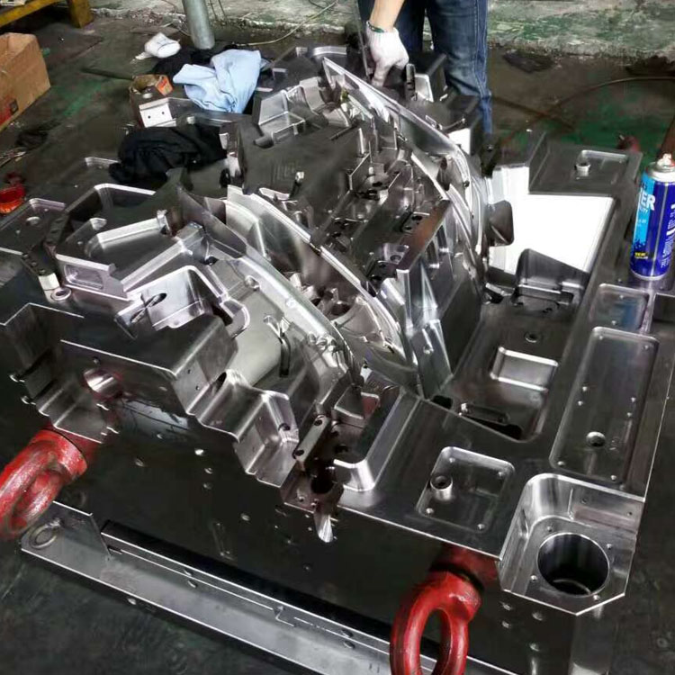 Znaczenie obróbki elektrycznej (EDM) dla form wtryskowych