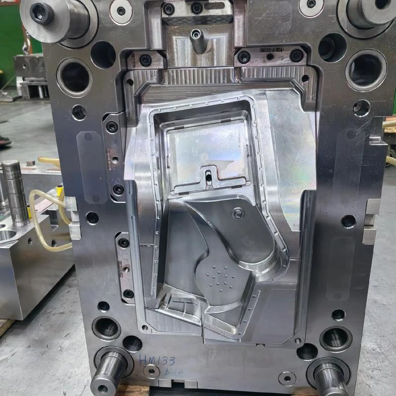 Zastosowanie wtrysków wstawki formy