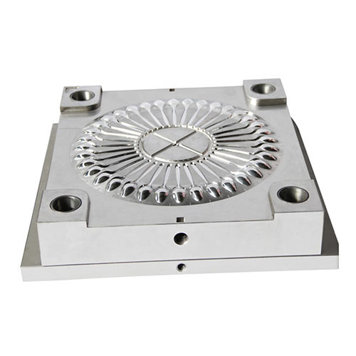 Formowanie wtryskowe tworzyw sztucznych z 36 wnękami