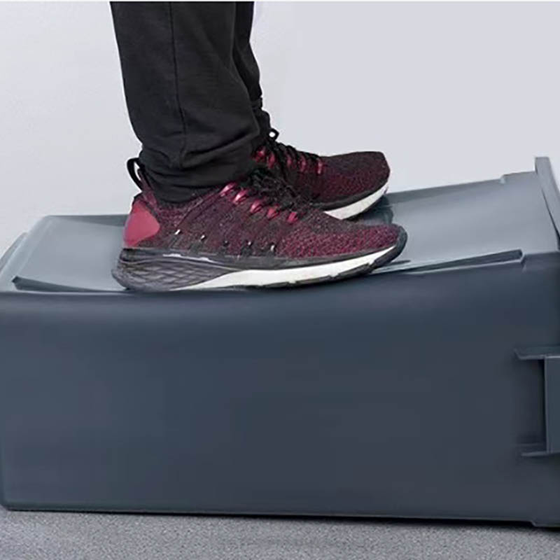 Classified trash cans molding