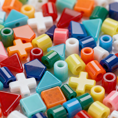 Formowanie wtryskowe plastikowych koralików